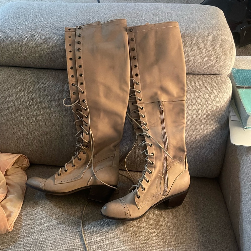 Free people Joe lace up boot size -10 Never worn tag still on bottom of boot